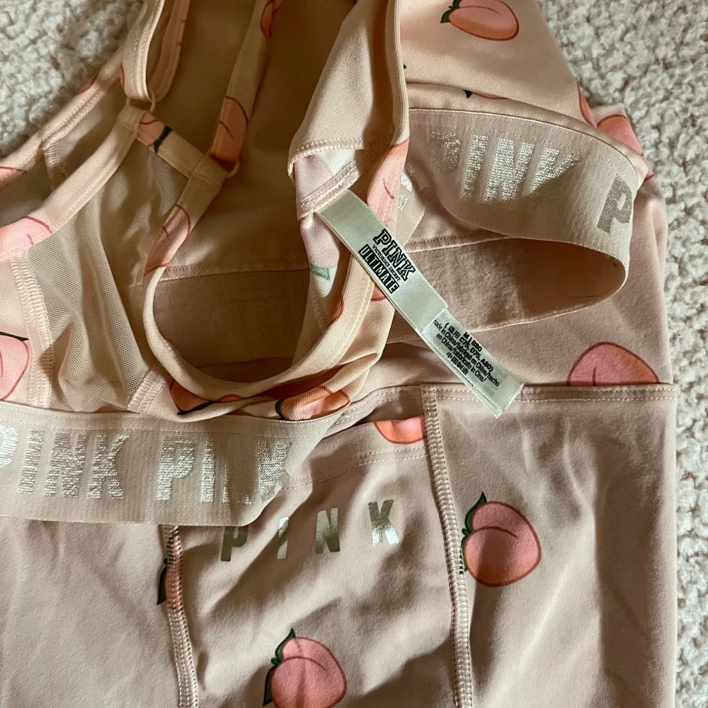 Victoria‘s Secret PINK peach 🍑 sports bra and leggings with pockets - Picture 5 of 6